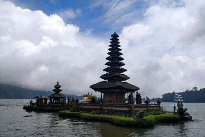 Ulun Danu Temple Entrance Fee Dress Code Lake Beratan Bali